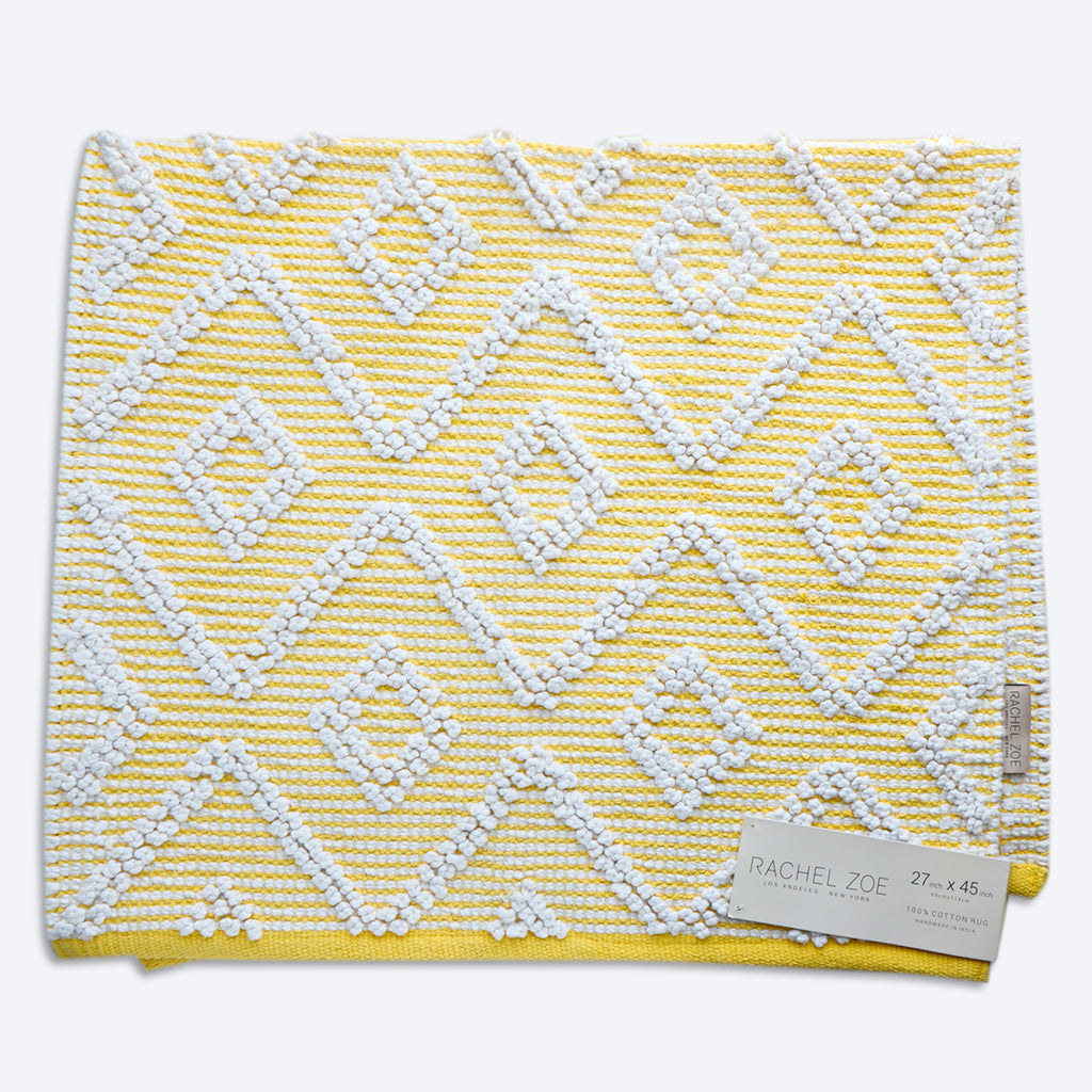 Accent Rug in Yellow